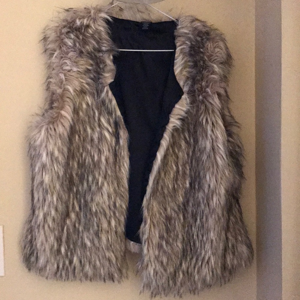 Faux fur light vest